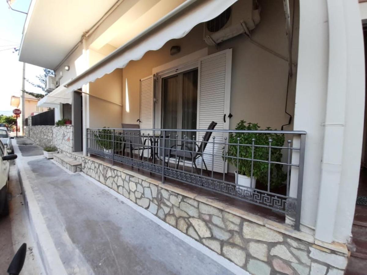 Luxury Seafront House Nearby Delphi Apartment Kirra Bagian luar foto
