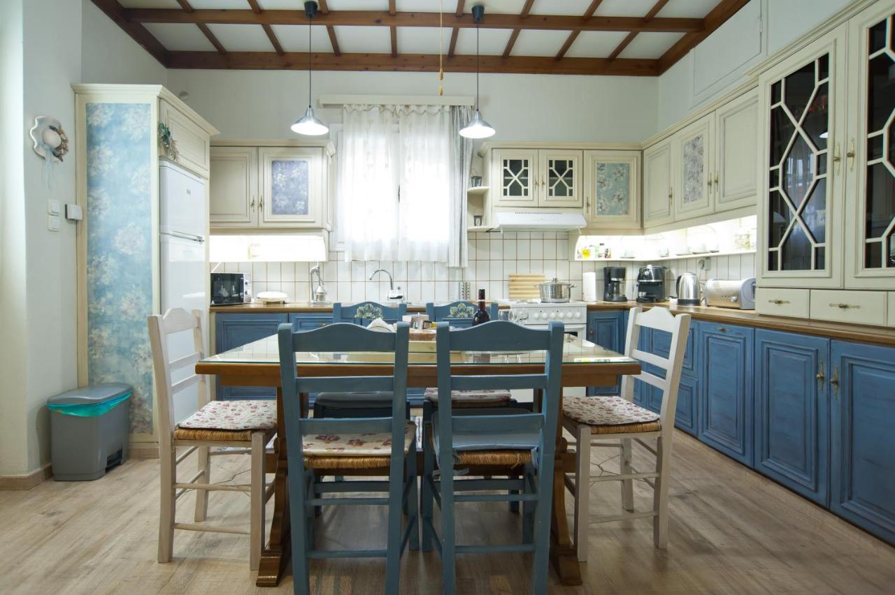 Luxury Seafront House Nearby Delphi Apartment Kirra Bagian luar foto