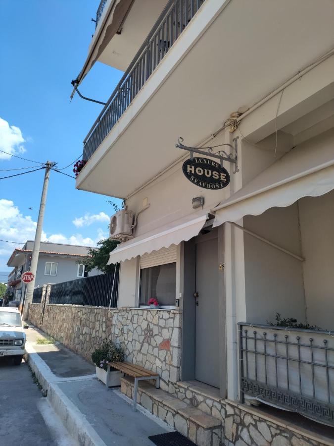 Luxury Seafront House Nearby Delphi Apartment Kirra Bagian luar foto