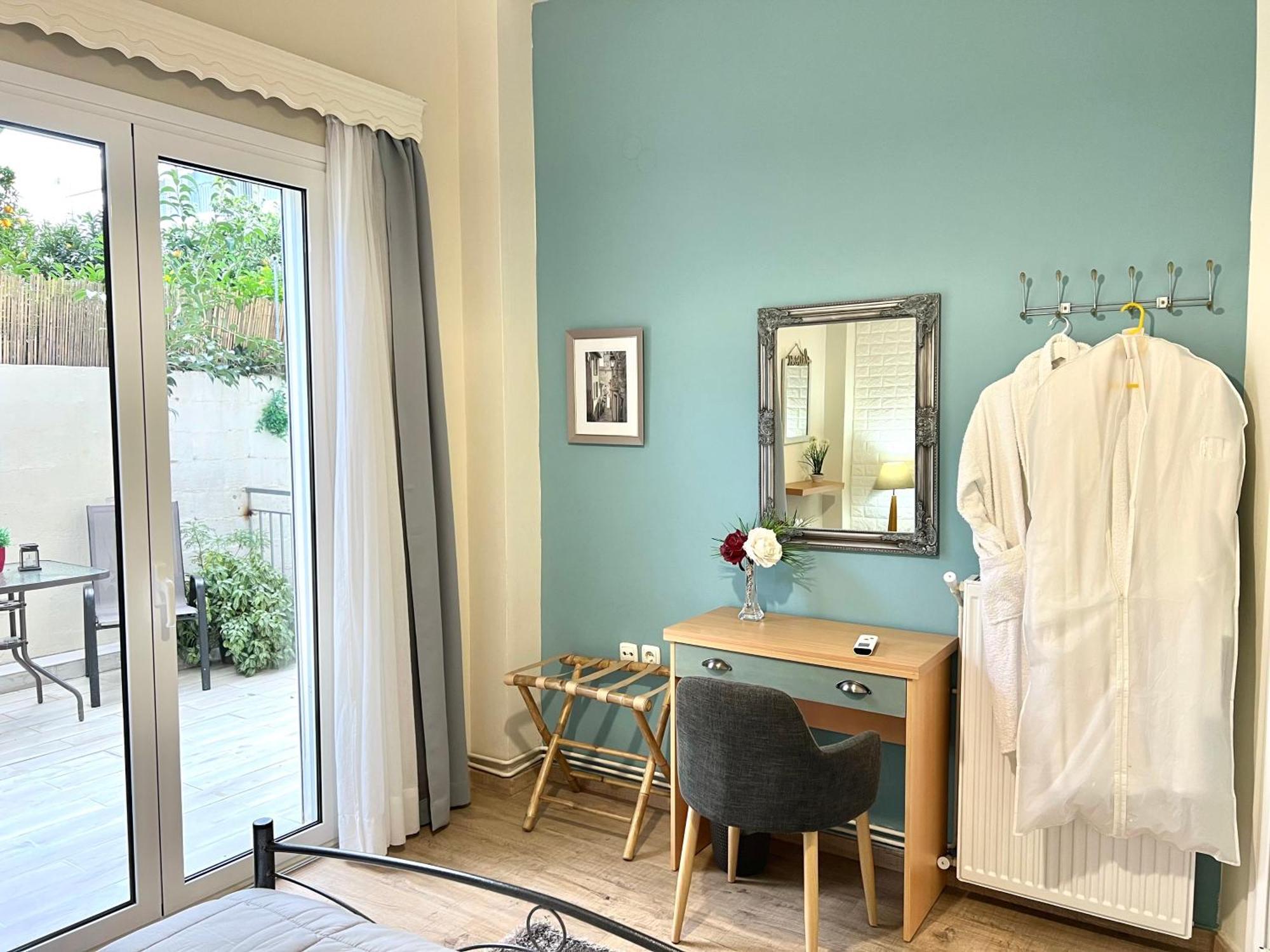 Luxury Seafront House Nearby Delphi Apartment Kirra Bagian luar foto