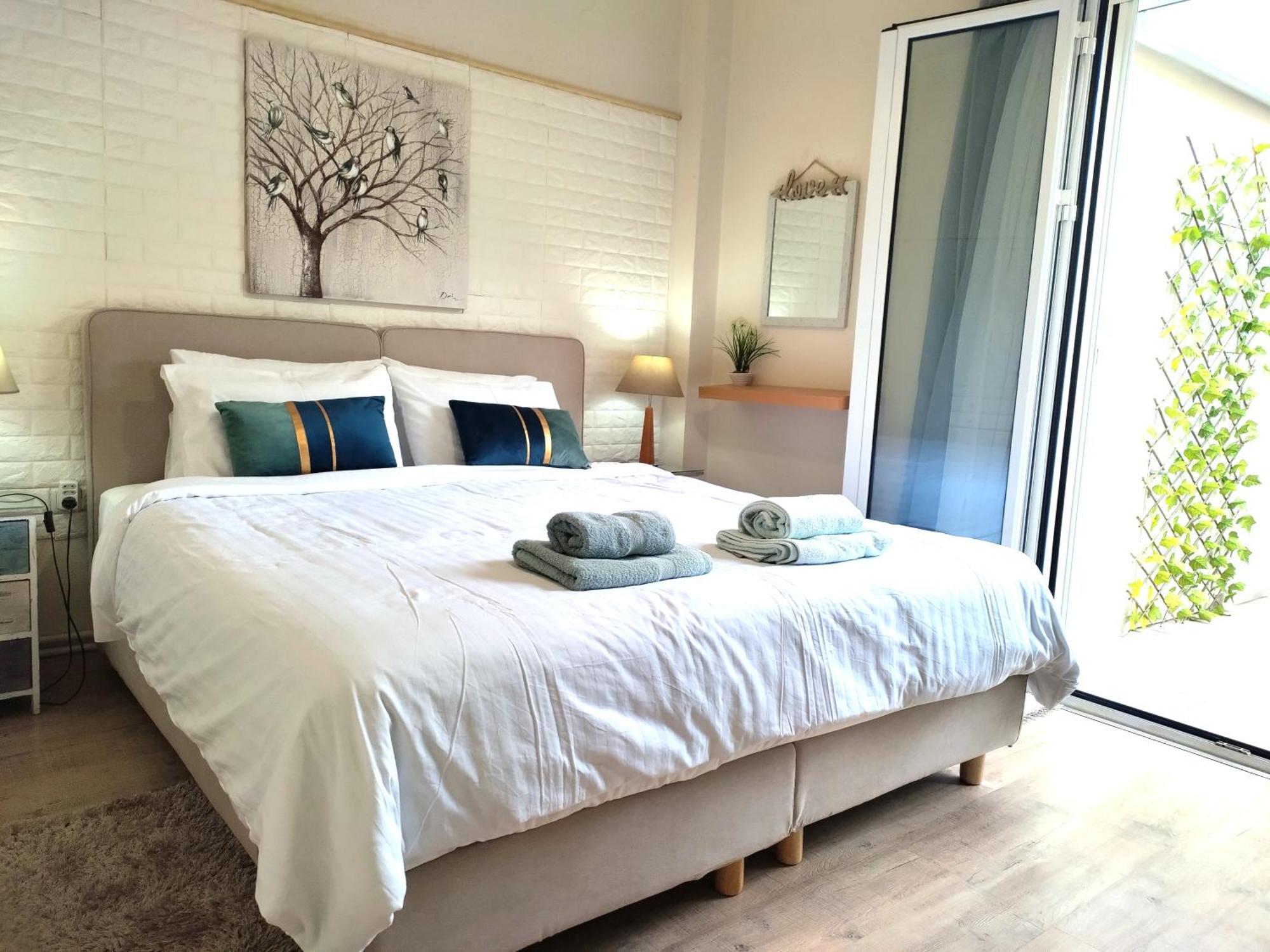 Luxury Seafront House Nearby Delphi Apartment Kirra Bagian luar foto
