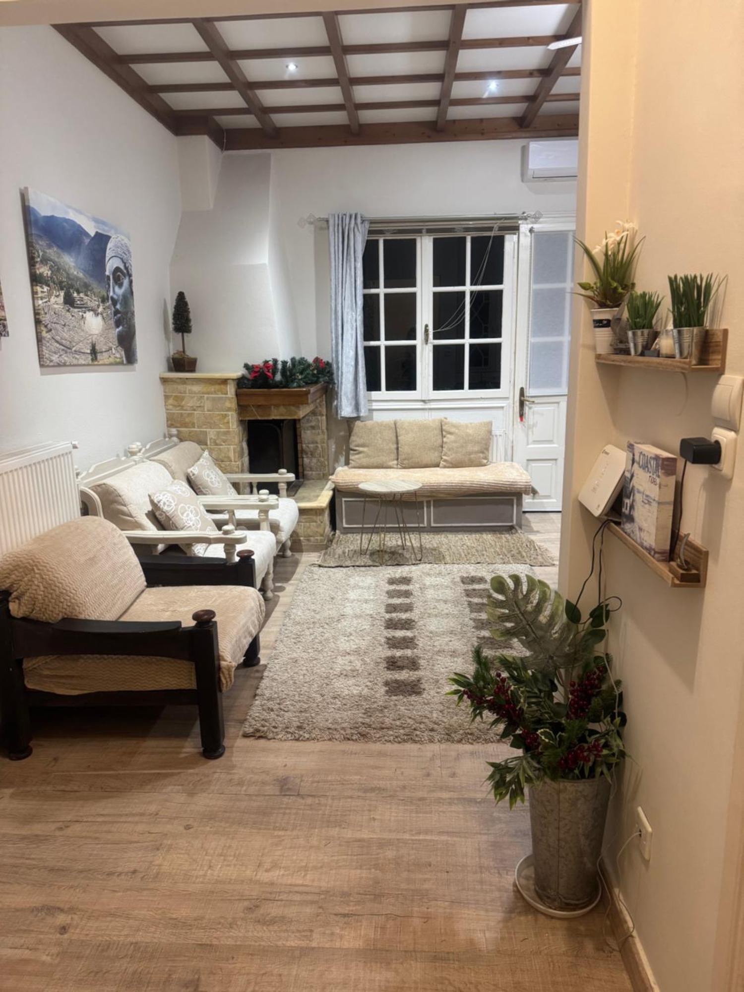 Luxury Seafront House Nearby Delphi Apartment Kirra Bagian luar foto