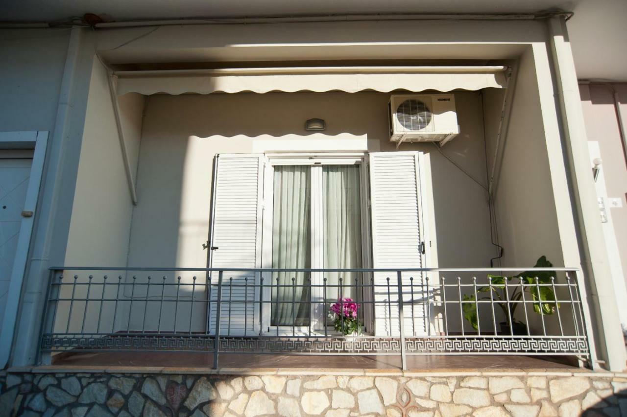 Luxury Seafront House Nearby Delphi Apartment Kirra Bagian luar foto